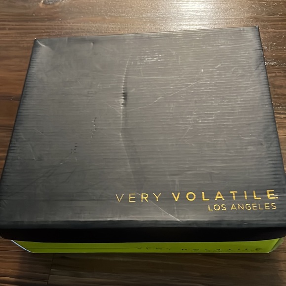 Very Volatile “Fastlane” Sandal Size 10 - Picture 9 of 10